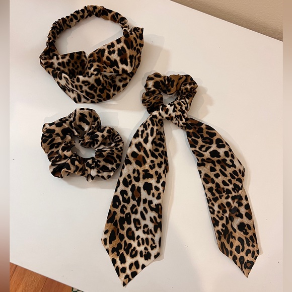 Leopard cheetah animal print scrunchies set - Picture 1 of 4